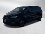 2024 Pacifica Plug-In Hybrid Thumbnail 3