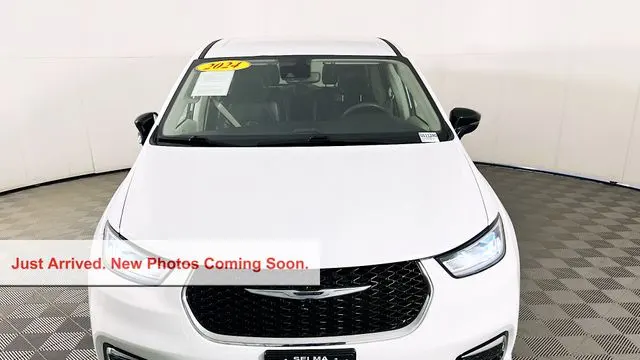 2024 Chrysler Pacifica Plug-In Hybrid Premium S Appearance