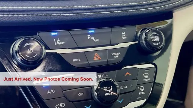 2024 Chrysler Pacifica Plug-In Hybrid Premium S Appearance