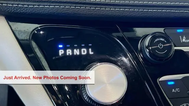 2024 Chrysler Pacifica Plug-In Hybrid Premium S Appearance