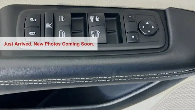 2024 Chrysler Pacifica Plug-In Hybrid Premium S Appearance