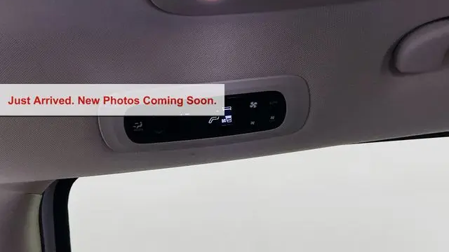 2024 Chrysler Pacifica Plug-In Hybrid Premium S Appearance