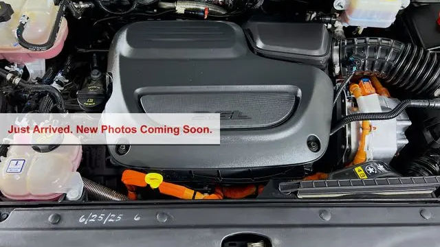 2024 Chrysler Pacifica Plug-In Hybrid Premium S Appearance