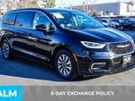 2024 Pacifica Plug-In Hybrid Thumbnail 4