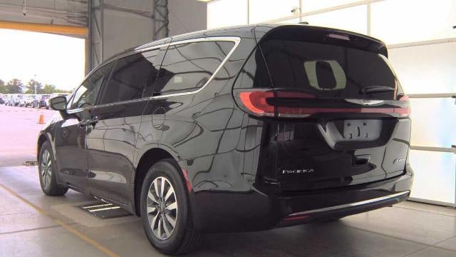2025 Chrysler Pacifica Plug-In Hybrid Select
