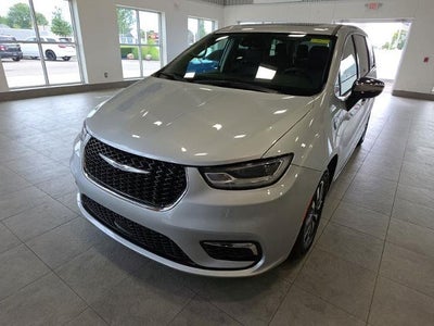 2023 Chrysler Pacifica Plug-In Hybrid Limited 4DR Mini-Van