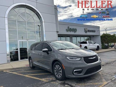 2023 Chrysler Pacifica Plug-In Hybrid Limited 4DR Mini-Van