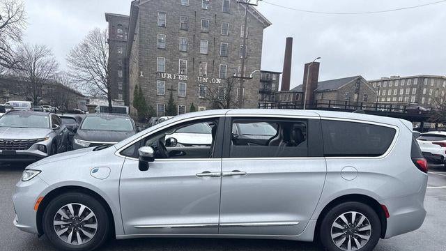 2023 Chrysler Pacifica Plug-In Hybrid Limited