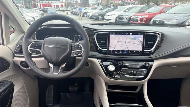 2023 Chrysler Pacifica Plug-In Hybrid Limited