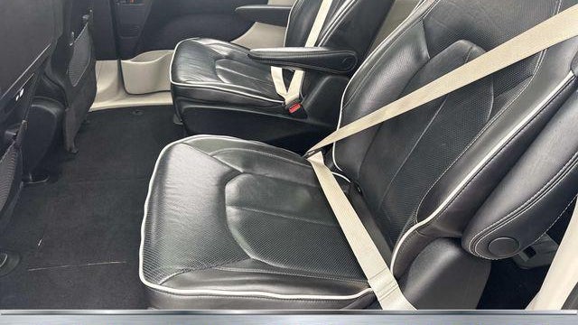 2023 Chrysler Pacifica Plug-In Hybrid Limited