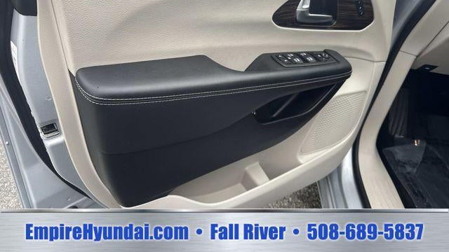 2023 Chrysler Pacifica Plug-In Hybrid Limited