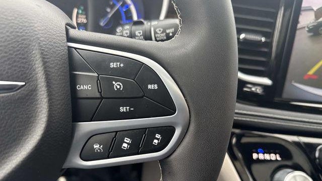 2023 Chrysler Pacifica Plug-In Hybrid Limited