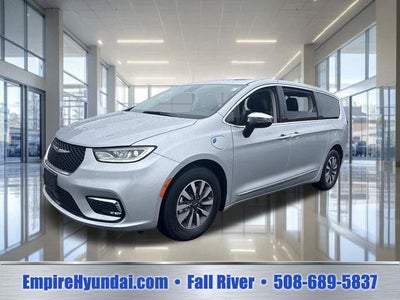 2023 Chrysler Pacifica Plug-In Hybrid Limited 4DR Mini-Van