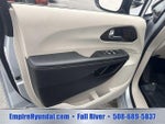 2023 Pacifica Plug-In Hybrid Thumbnail 18