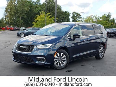 2024 Chrysler Pacifica Plug-In Hybrid Select 4DR Mini-Van