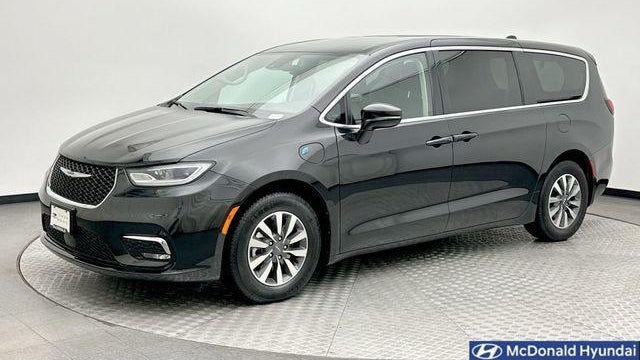 Preowned 2024 Chrysler Pacifica Plug-In Hybrid Select for Sale