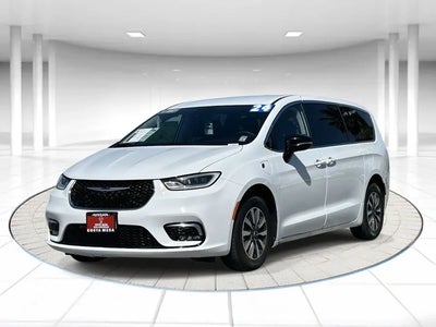 Photo of a 2024 Chrysler Pacifica Plug-In Hybrid Road Tripper 4DR Mini-Van for sale