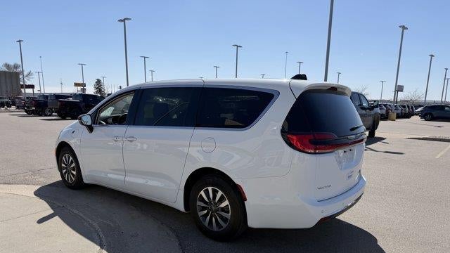 2024 Chrysler Pacifica Plug-In Hybrid Select