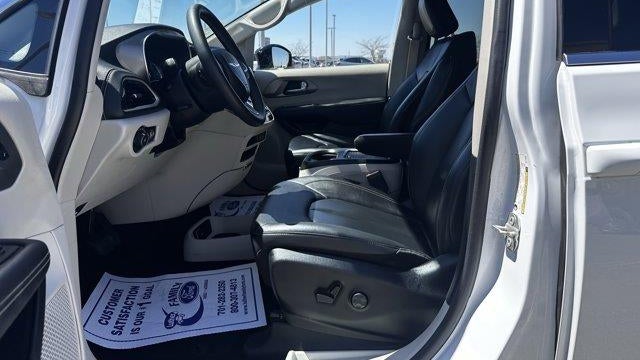 2024 Chrysler Pacifica Plug-In Hybrid Road Tripper