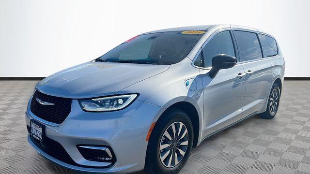 2024 Chrysler Pacifica Plug-In Hybrid Select