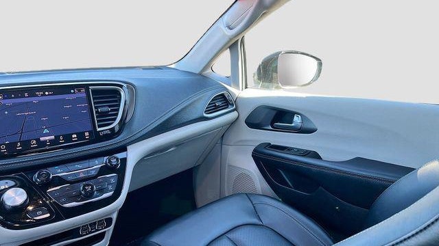 2024 Chrysler Pacifica Plug-In Hybrid Select