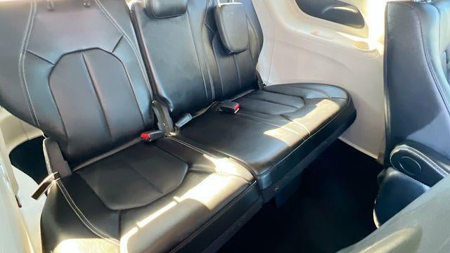 2024 Chrysler Pacifica Plug-In Hybrid Select