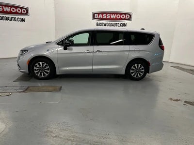 Photo of a 2024 Chrysler Pacifica Plug-In Hybrid Road Tripper 4DR Mini-Van for sale