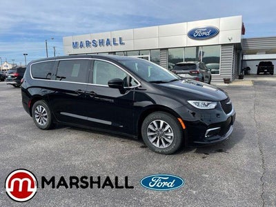 2024 Chrysler Pacifica Plug-In Hybrid Select 4DR Mini-Van