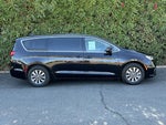 2024 Pacifica Plug-In Hybrid Thumbnail 4