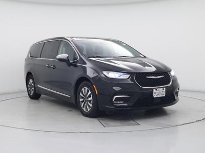 Photo of a 2023 Chrysler Pacifica Plug-In Hybrid Limited 4DR Mini-Van for sale