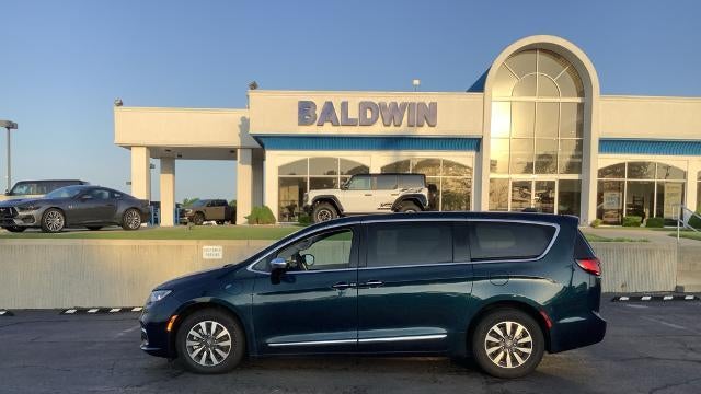 2023 Chrysler Pacifica Plug-In Hybrid Limited