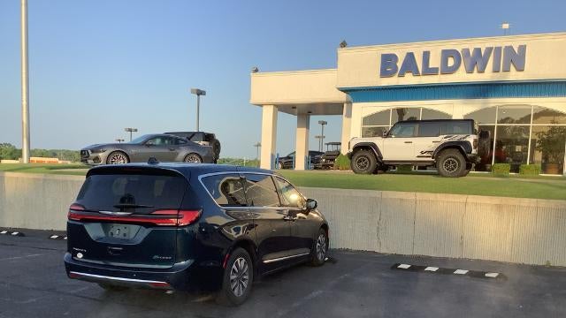 2023 Chrysler Pacifica Plug-In Hybrid Limited