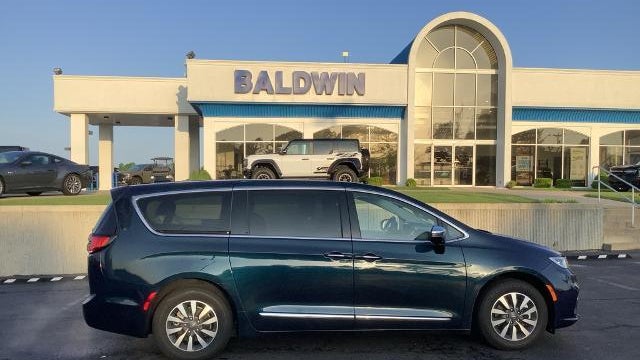 2023 Chrysler Pacifica Plug-In Hybrid Limited