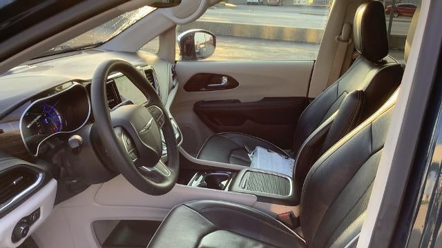 2023 Chrysler Pacifica Plug-In Hybrid Limited