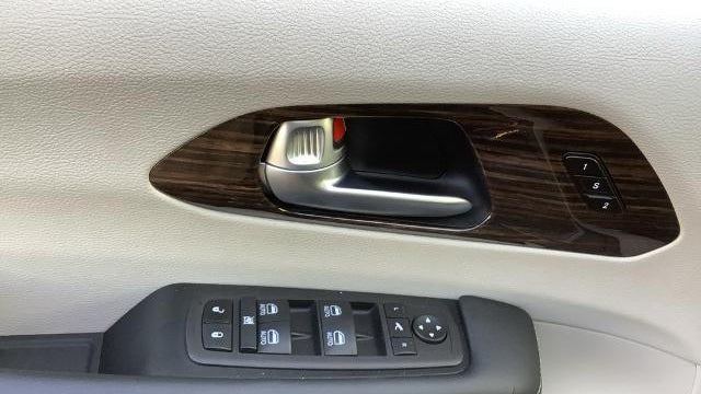 2023 Chrysler Pacifica Plug-In Hybrid Limited