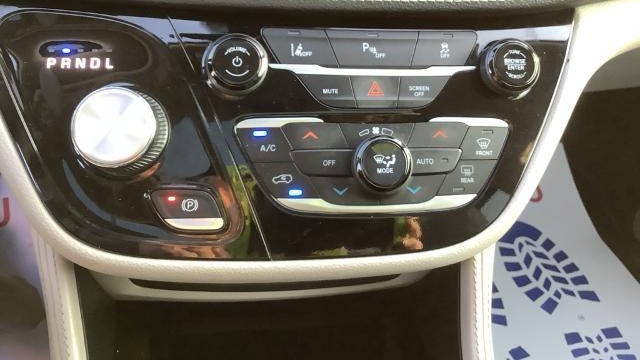 2023 Chrysler Pacifica Plug-In Hybrid Limited