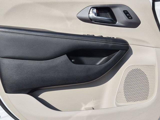 2024 Chrysler Pacifica - $25,845