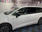 2024 Pacifica Plug-In Hybrid Thumbnail 2