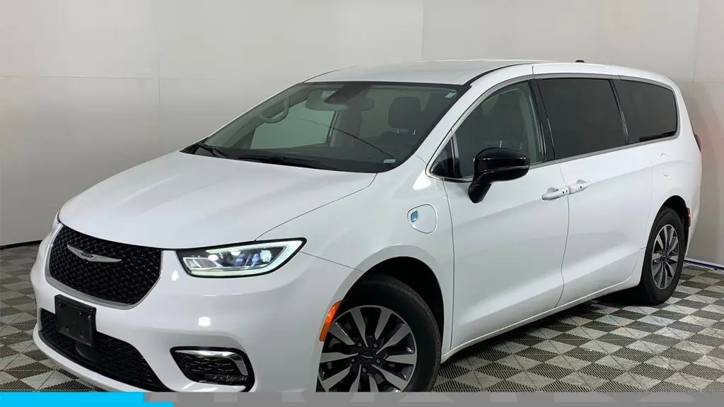 2024 Chrysler Pacifica Plug-In Hybrid Select