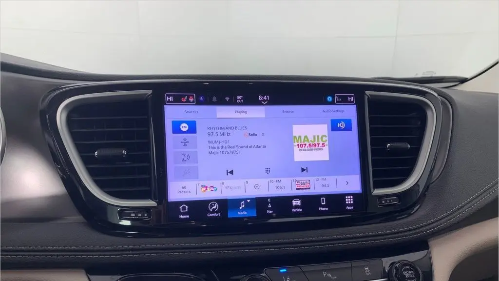 2024 Chrysler Pacifica Plug-In Hybrid Select