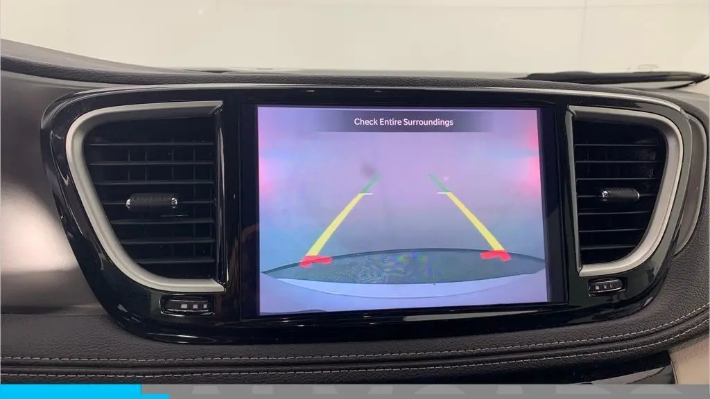 2024 Chrysler Pacifica Plug-In Hybrid Select