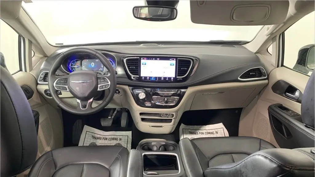 2024 Chrysler Pacifica Plug-In Hybrid Select