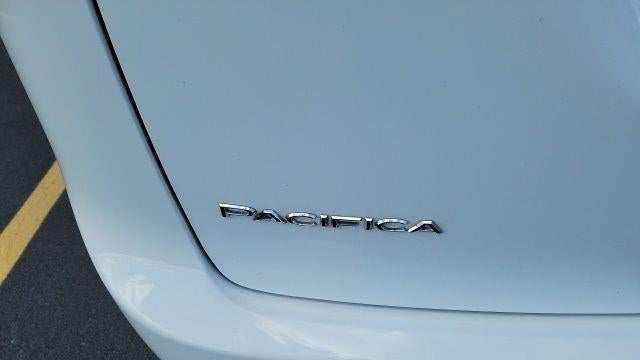 2024 Chrysler Pacifica Plug-In Hybrid Road Tripper