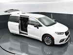 2024 Pacifica Plug-In Hybrid Thumbnail 41
