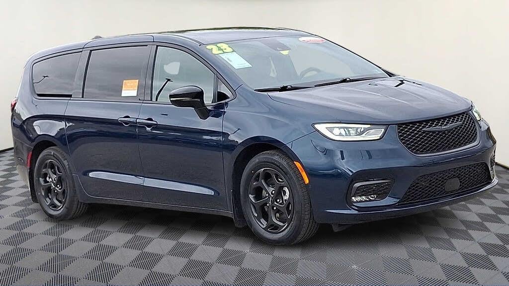 Preowned 2023 Chrysler Pacifica Plug-In Hybrid Limited for Sale