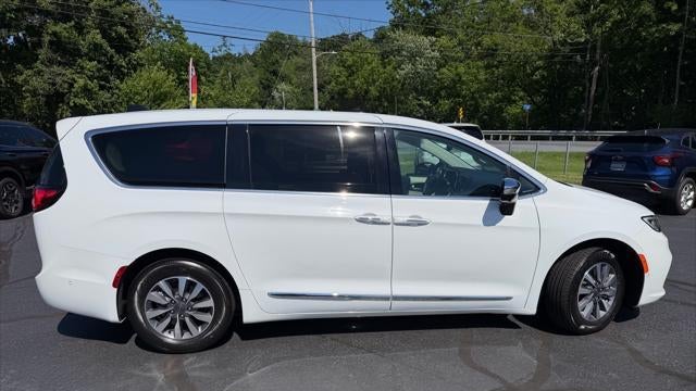 2023 Chrysler Pacifica Plug-In Hybrid Limited