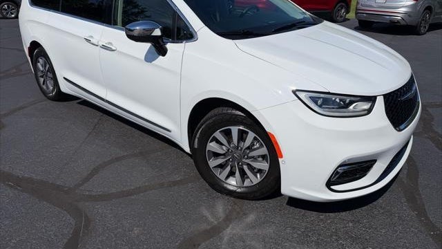 2023 Chrysler Pacifica Plug-In Hybrid Limited
