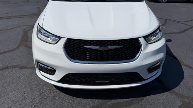 2023 Chrysler Pacifica Plug-In Hybrid Limited