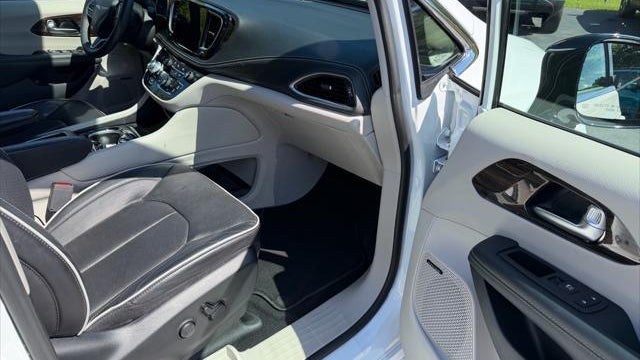 2023 Chrysler Pacifica Plug-In Hybrid Limited