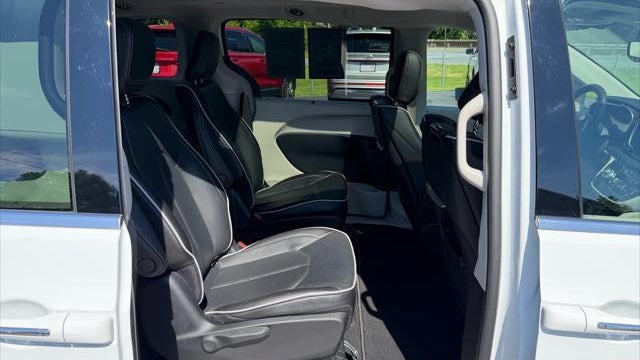 2023 Chrysler Pacifica Plug-In Hybrid Limited